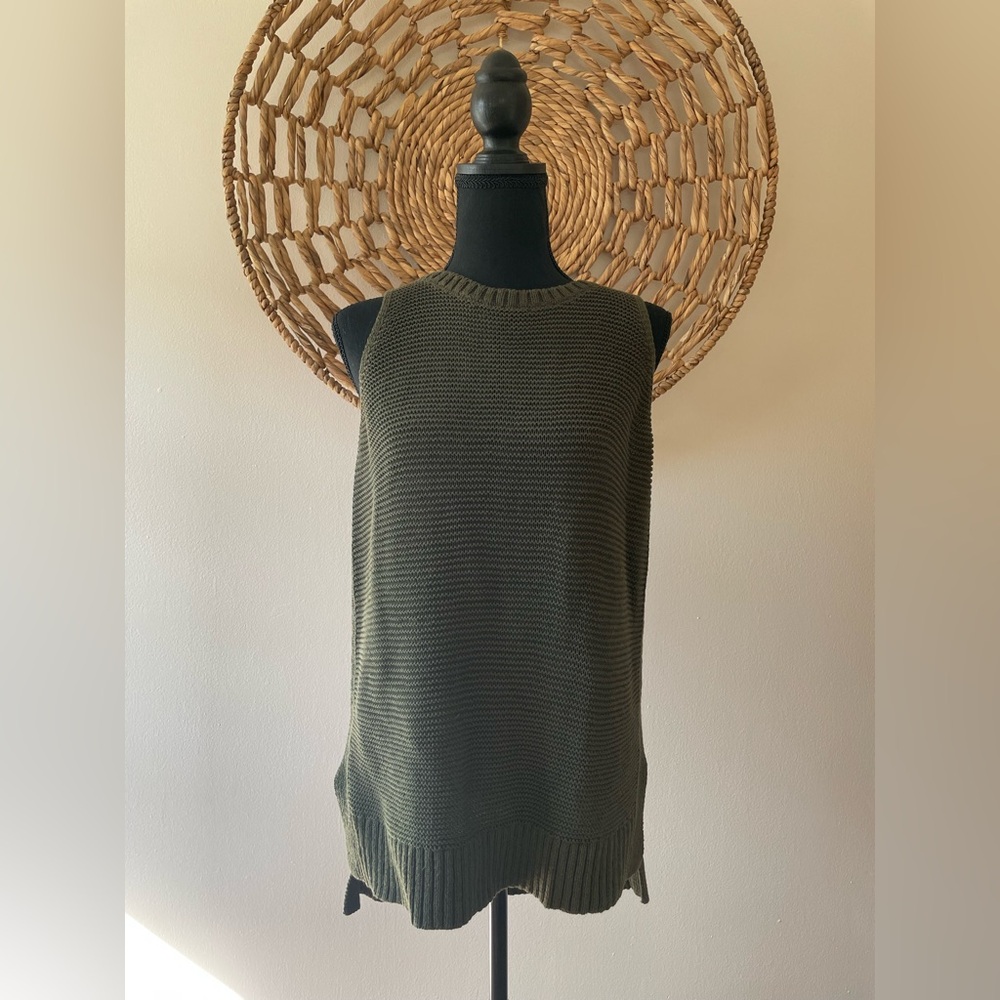 Lou & Grey Knitted Olive Green Sleeveless Sweater